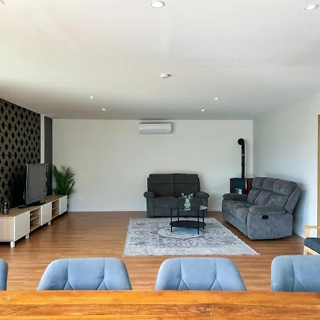 Pluto, Modern With Pool And Garden Vidreres