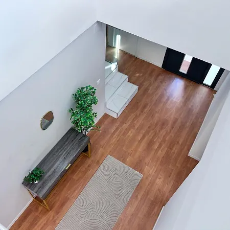 Villa Pluto, Modern With Pool And Garden *