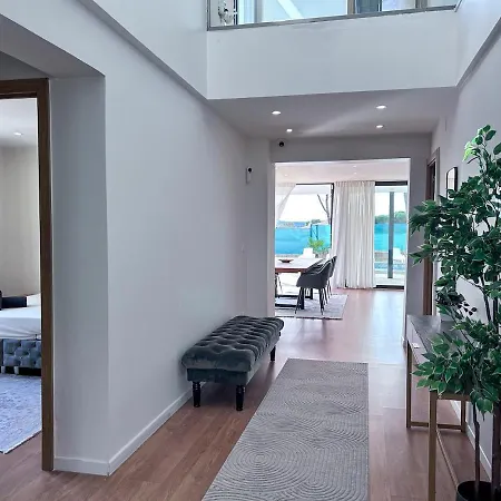 Pluto, Modern With Pool And Garden * Vidreres