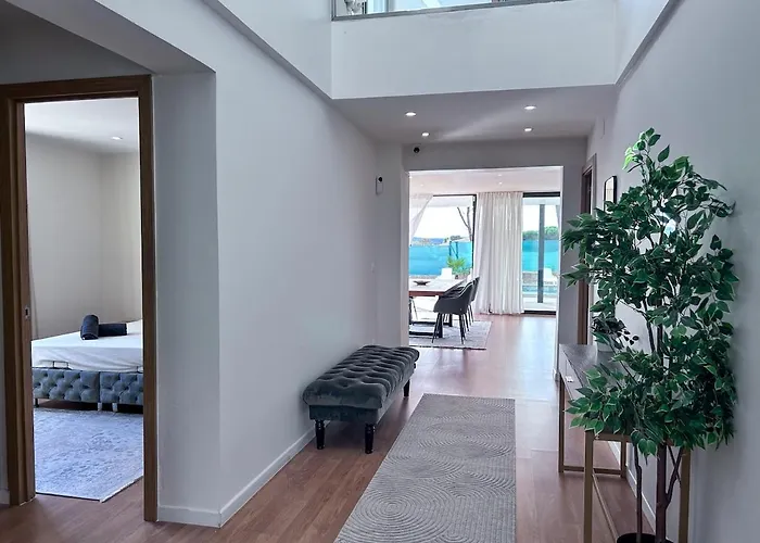 Pluto, Modern With Pool And Garden * Vidreres