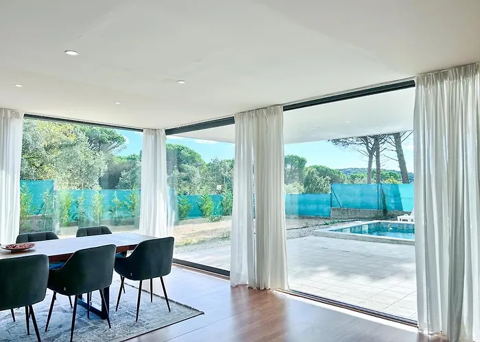 Villa Pluto, Modern With Pool And Garden
