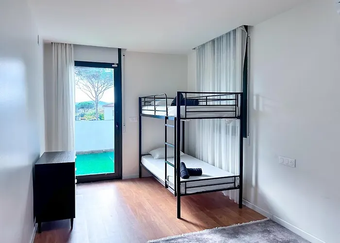 Pluto, Modern With Pool And Garden Villa *