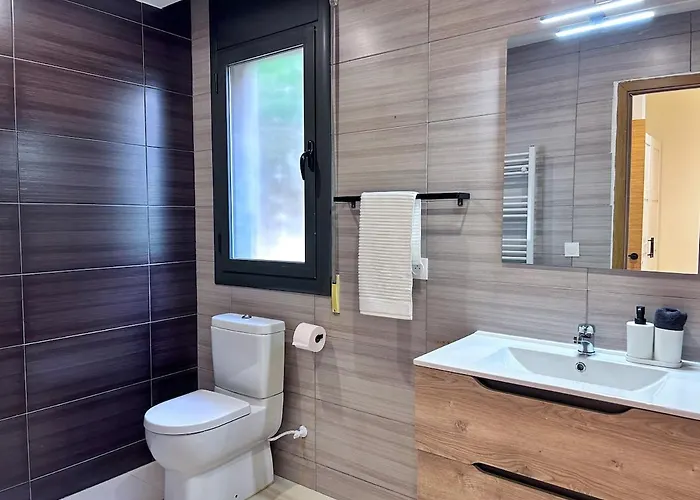 Pluto, Modern With Pool And Garden Vidreres